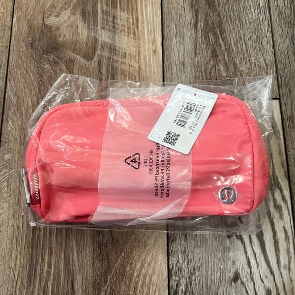 NEW LULULEMON EVERYWHERE BELT BAG SAKURA PINK - Picture 7 of 8